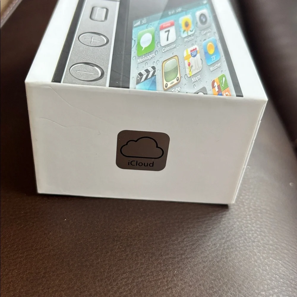 Apple iPhone 4S Box